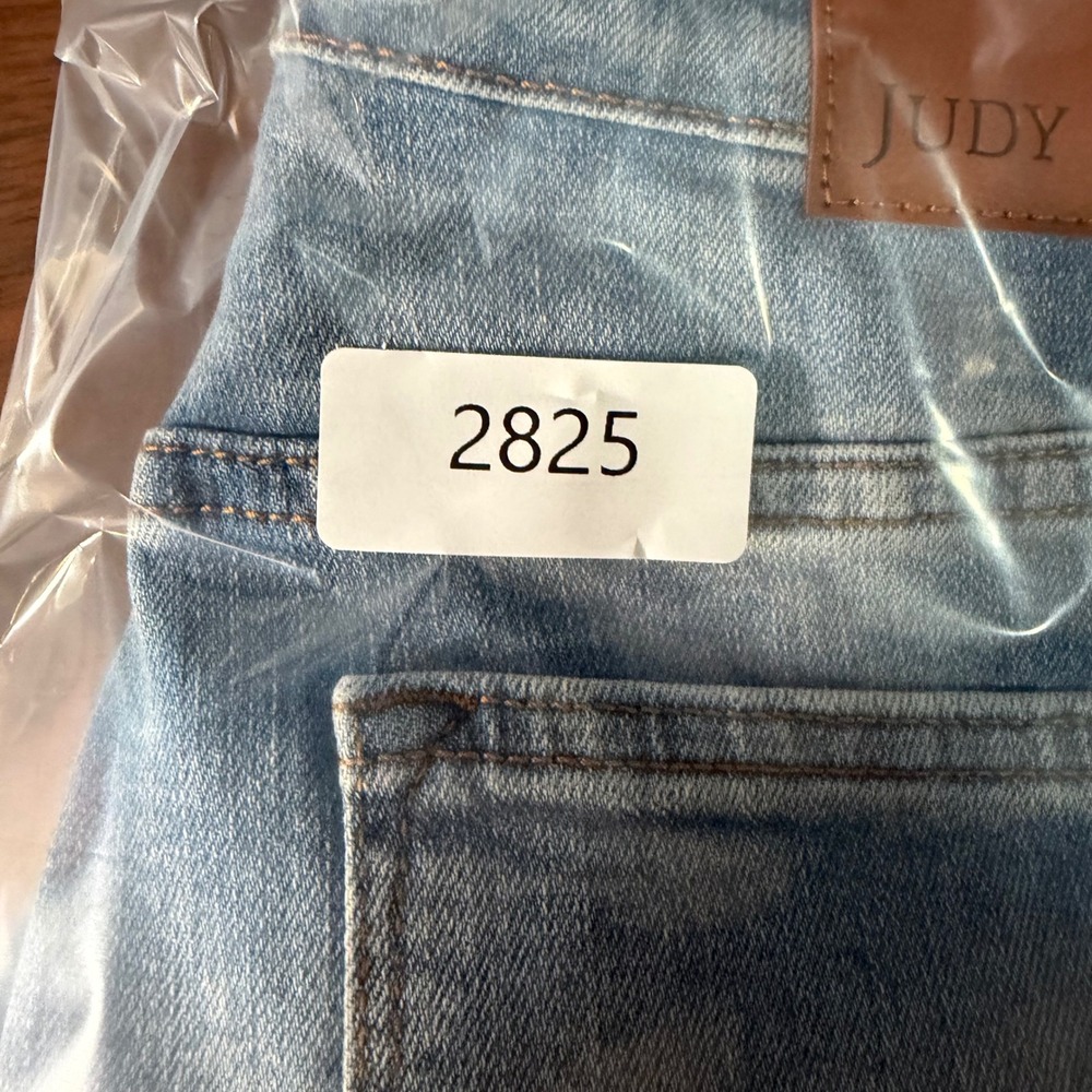 Judy Blue Boyfriend Fit Jeans Women 13/31 (FITS 30x34) Distressed Patch Pockets - Picture 11 of 11